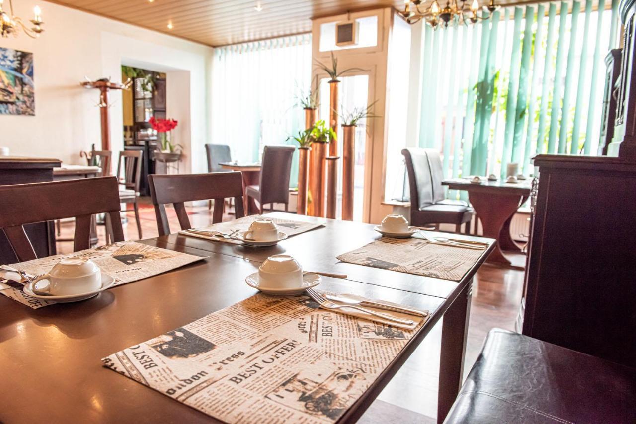 Neubert'S Gasthaus Am Rhein Ланштайн Екстер'єр фото